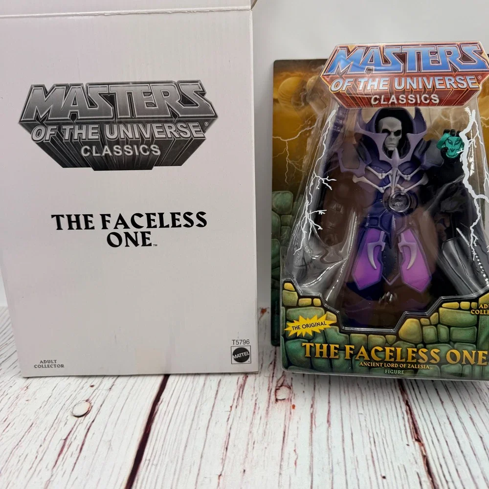 Mattel Masters of the Universe Classics The Faceless One Figure T5796‎ 2010